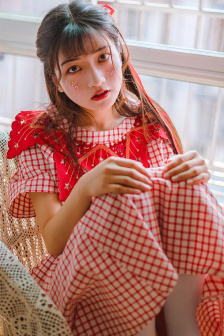《年轻女教师
